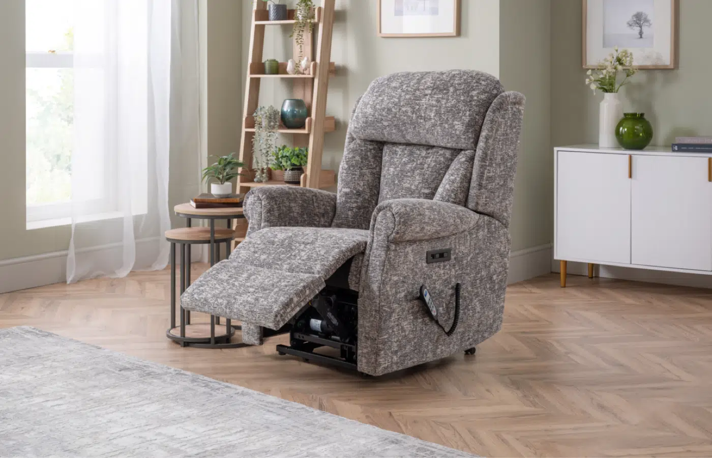 Celebrity Ashfield Grande Recliner